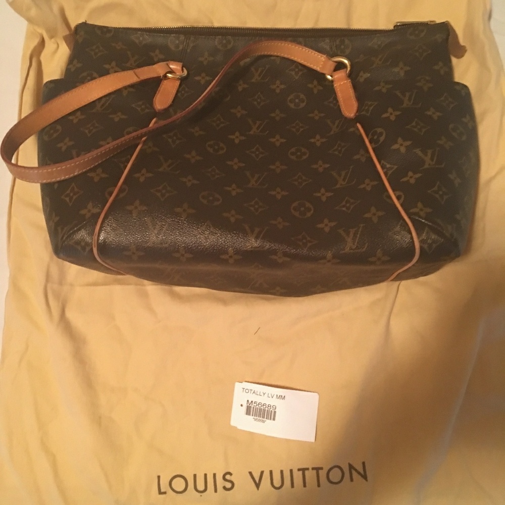 AUTHENTIC Totally LV MM