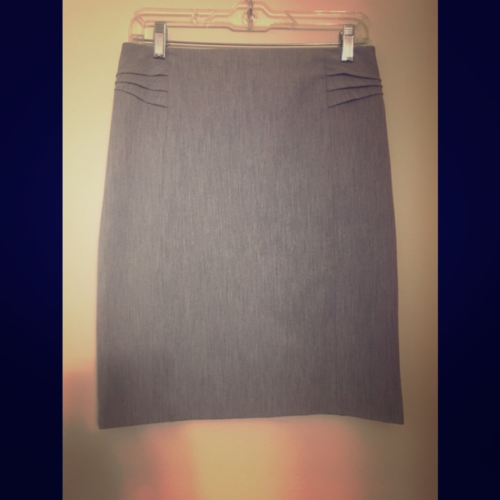 Gray pencil ✏️ skirt