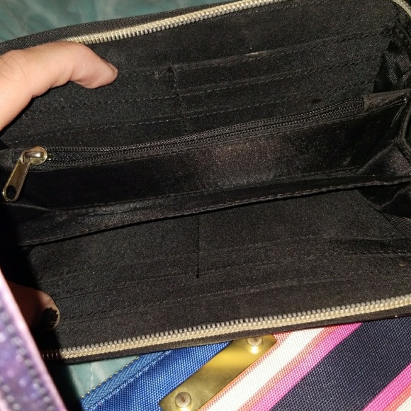 Wallets - Picture 3 of 4