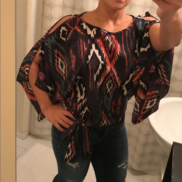 Flowing Blouse - Picture 3 of 5
