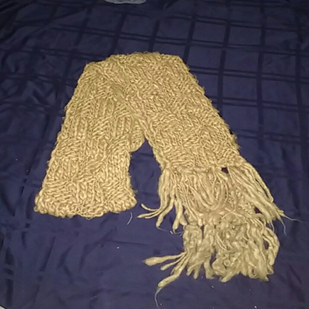 Nitted Golden Scarf