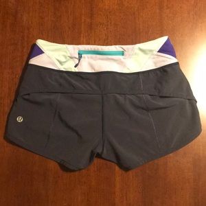 Lululemon 2.5” shorts