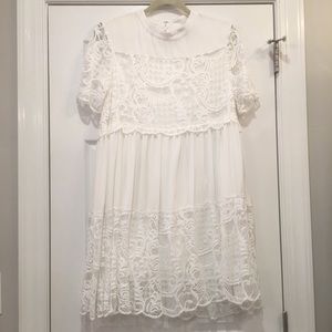 White baby doll dress w lace accents