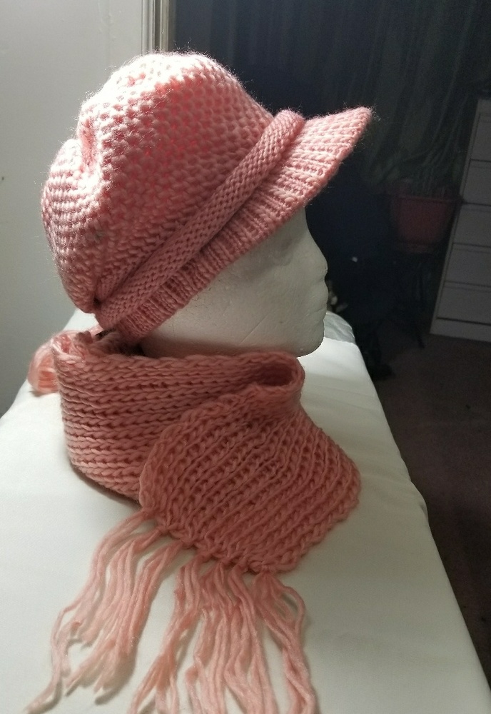 KNIT HAT & SCARF SET:   PEACH