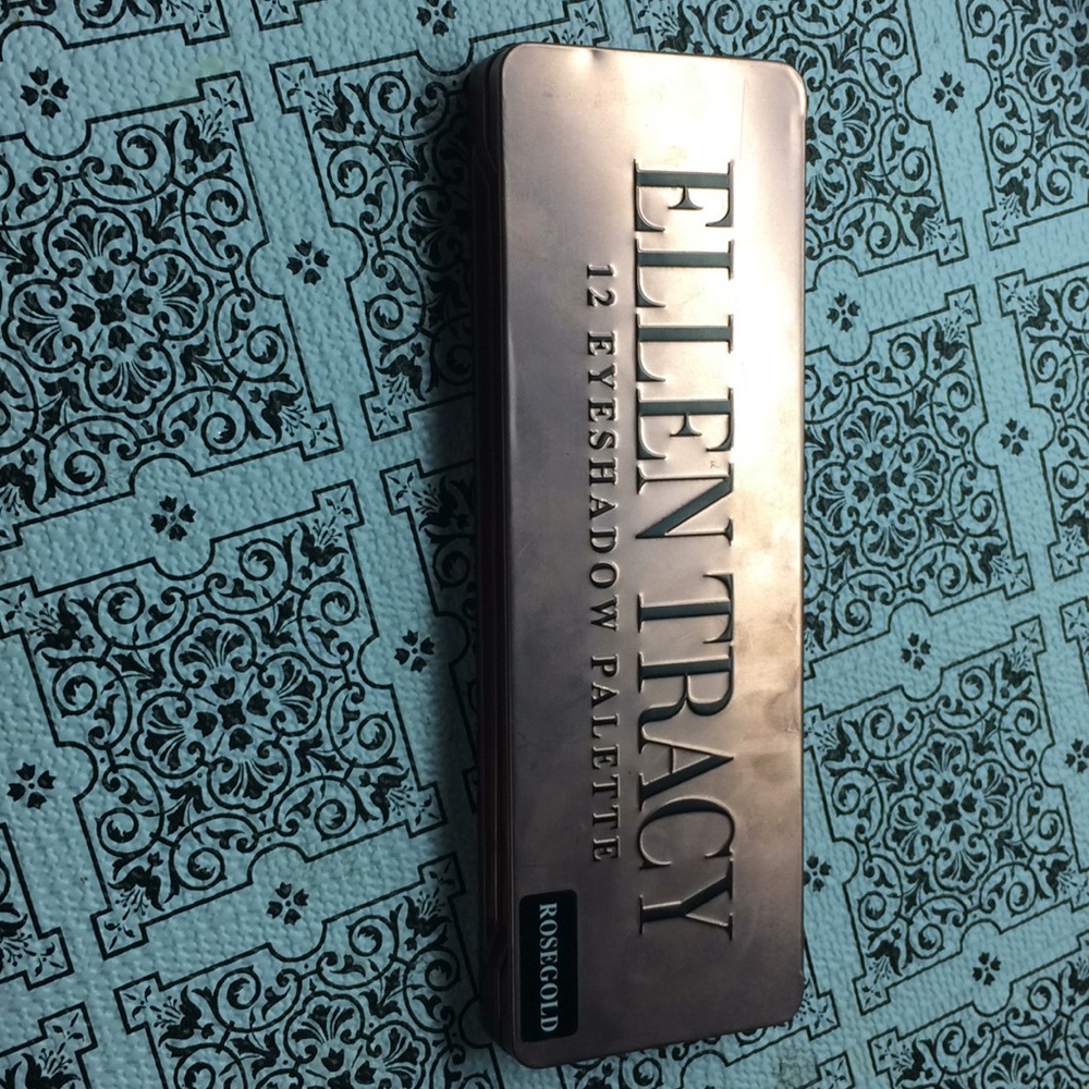 Ellen Tracy Rose Gold Eyeshadow Palette