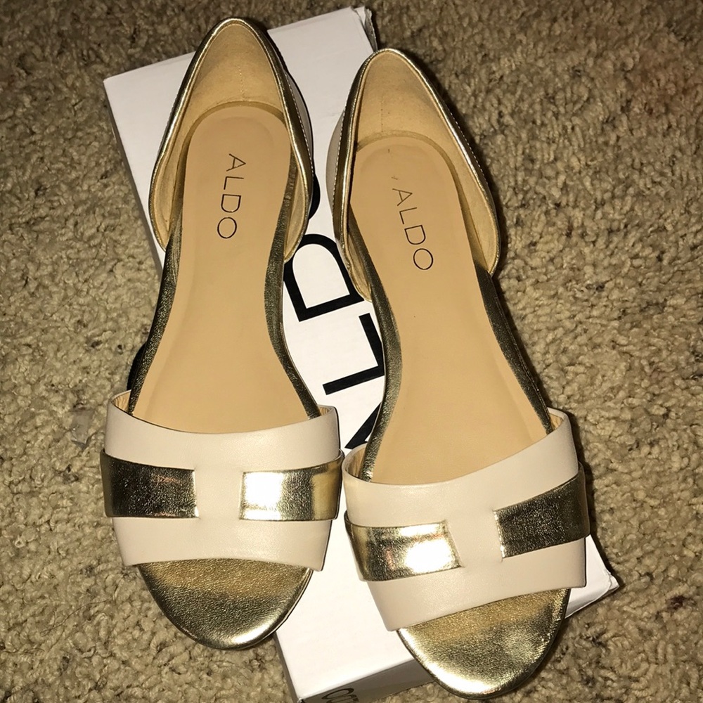 Nude and gold flats