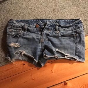 Daisy Duke, Cut off shorts