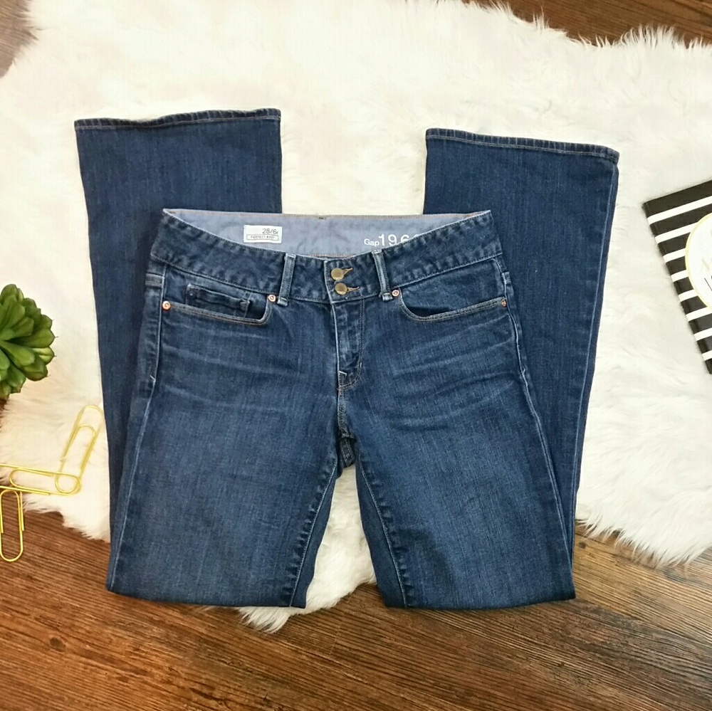 GAP 1969 perfect boot jeans size 28/6R