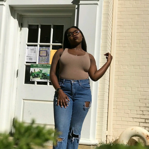 Meet your Posher, Deonna - Picture 1 of 1