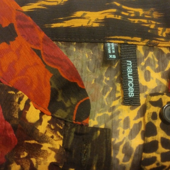 Floral blouse - Picture 2 of 3