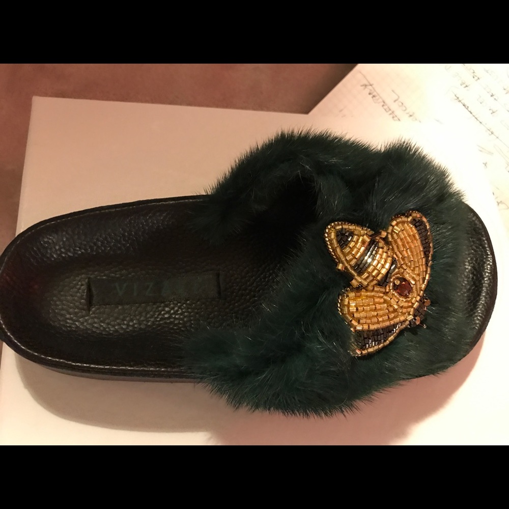 Fur slippers