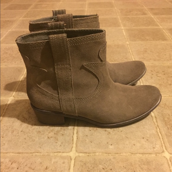 Brand new lucky cowboy Booties - Picture 2 of 4