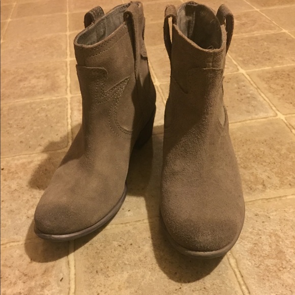 Brand new lucky cowboy Booties - Picture 4 of 4