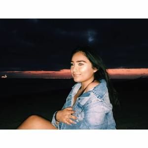 Meet your Posher, Dalia