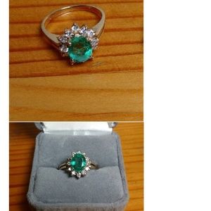 Beautiful 14k , yellow gold emerald diamond ring