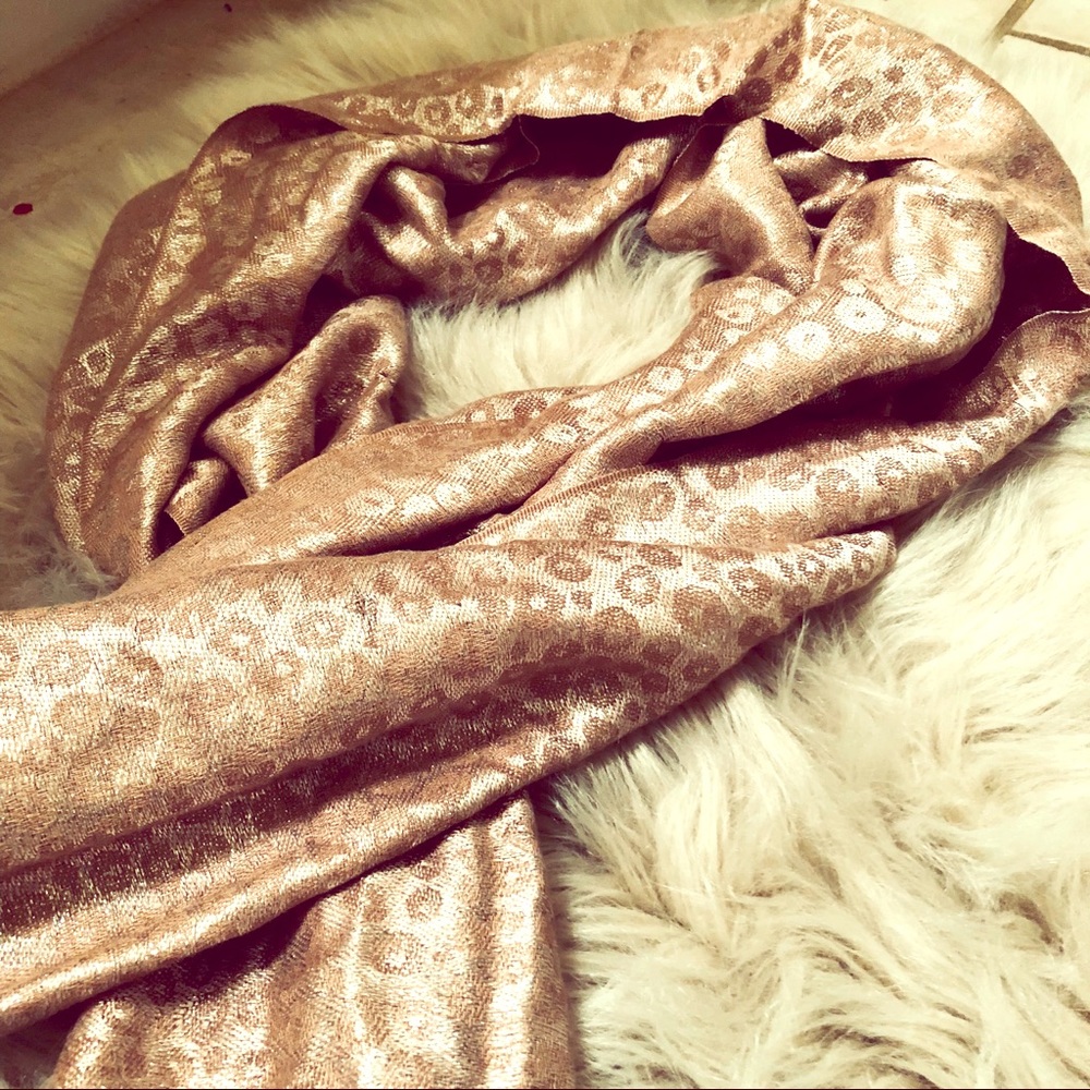 🐆 Leopard Print Scarf