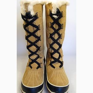 Sorel Tivoli High snow boot. Perfect condition