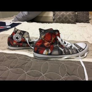 Men’s size 9 flash converse