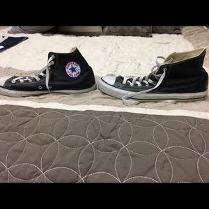 Size 10 men’s leather black converse