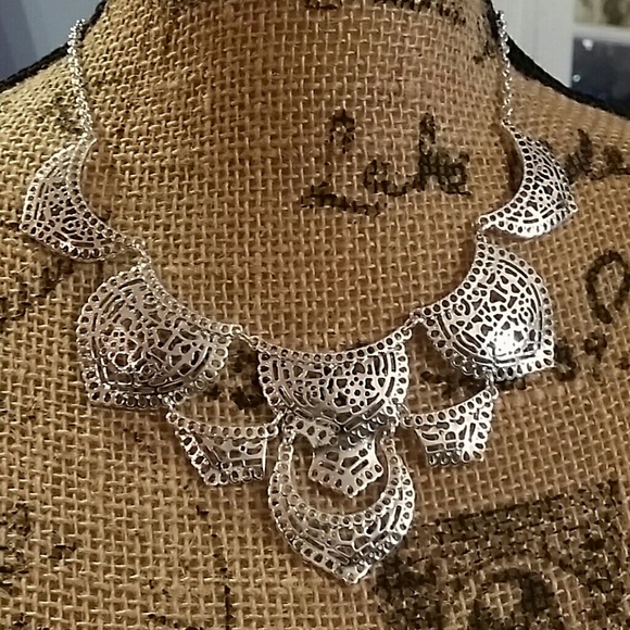 Periwinkle by Barlow Necklace New with tag - Picture 2 of 7
