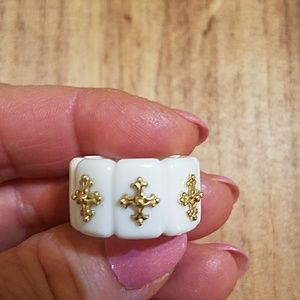 White Agate and( 3 )14 gold cross
