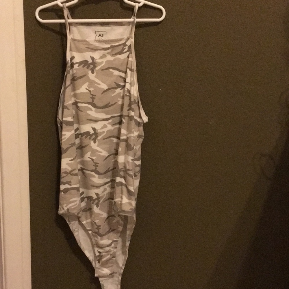 Light camo bodysuit