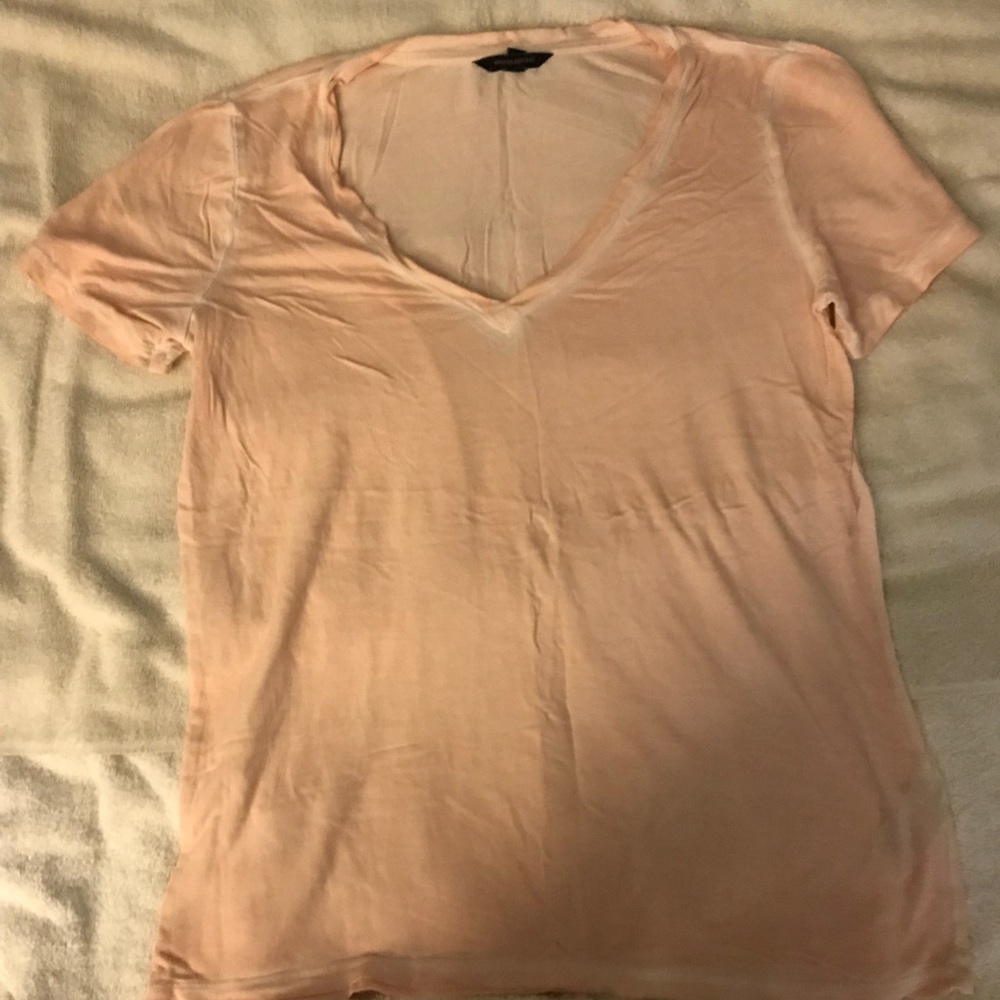 Banana Republic Peach ombré vneck. Boyfriend cut