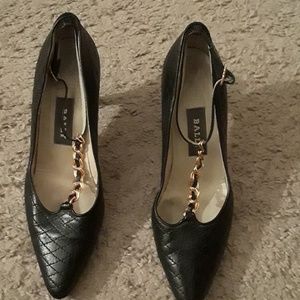 Bally Pumps With Gold Chain.Size 5