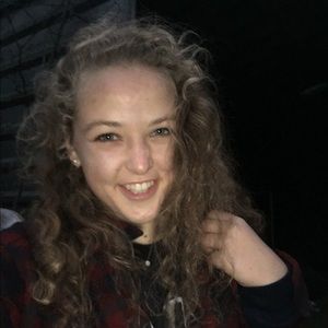 Meet your Posher, Stephania