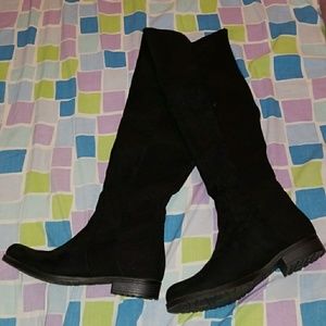 Knee boots