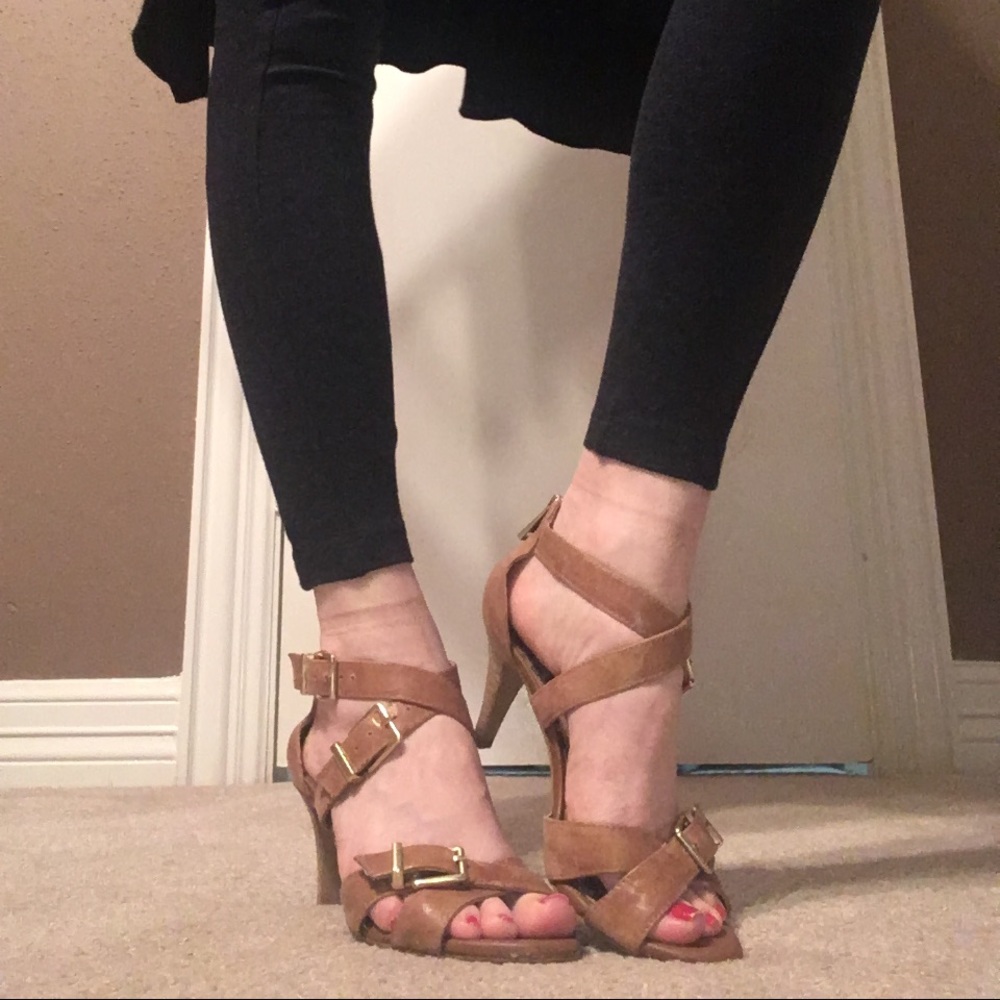 Jessica Simpson Sandals tan size 5.5