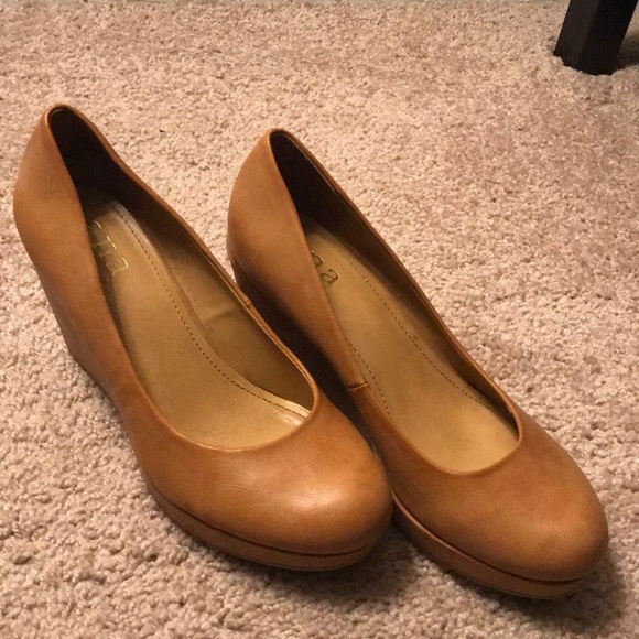 A.n.a tan wedges - Picture 1 of 4