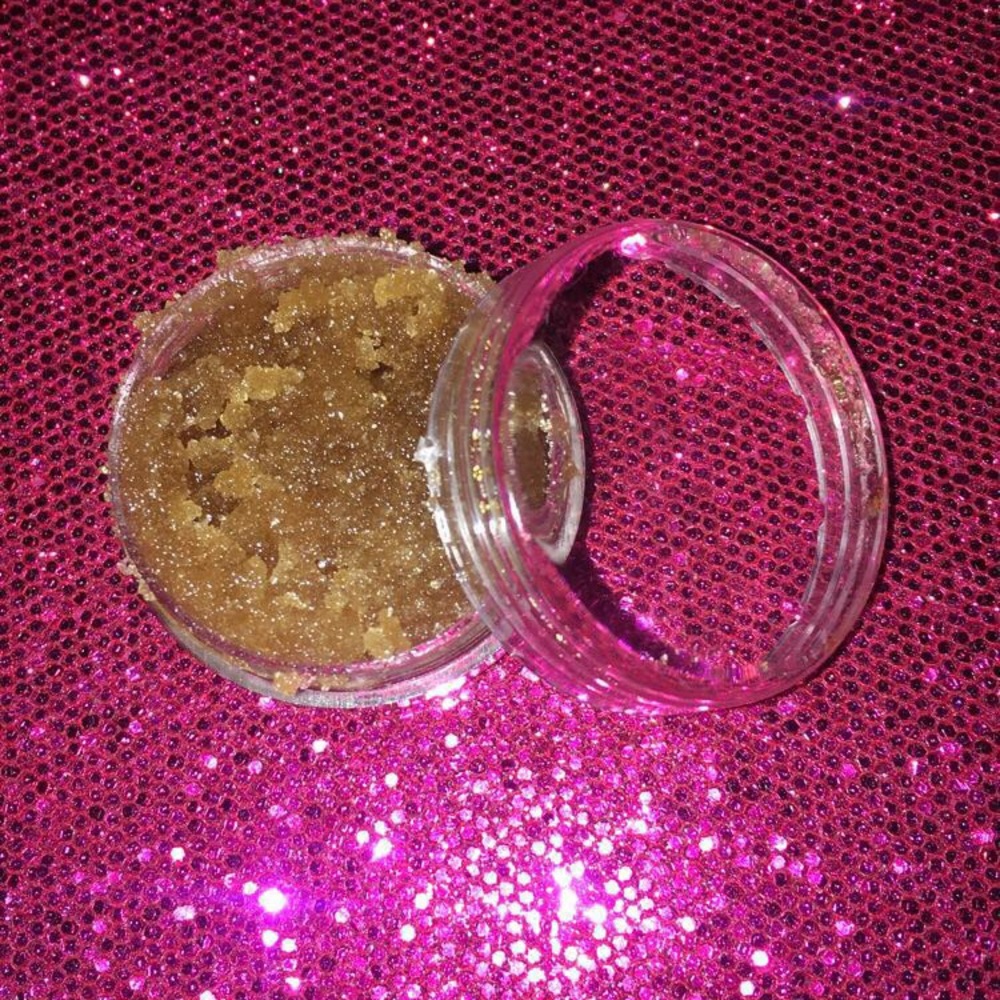 All natural lip scrub
