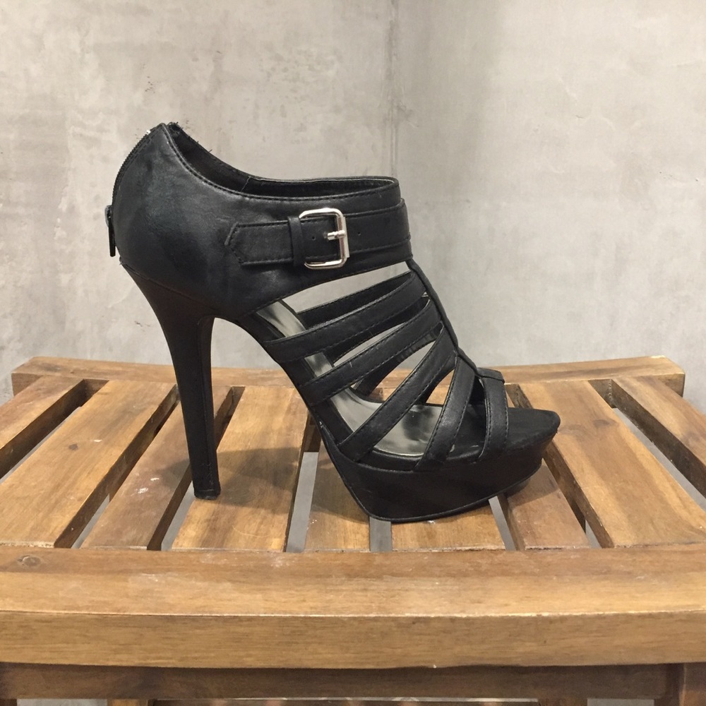 Black Strappy Heels Sz 8