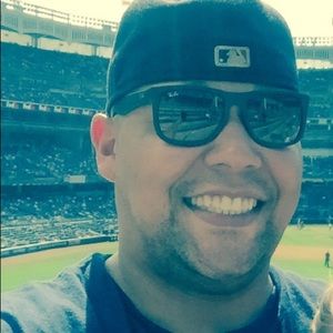 Meet your Posher, Adam