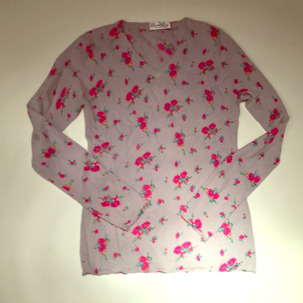 100% cashmere v Neck new sweater Small