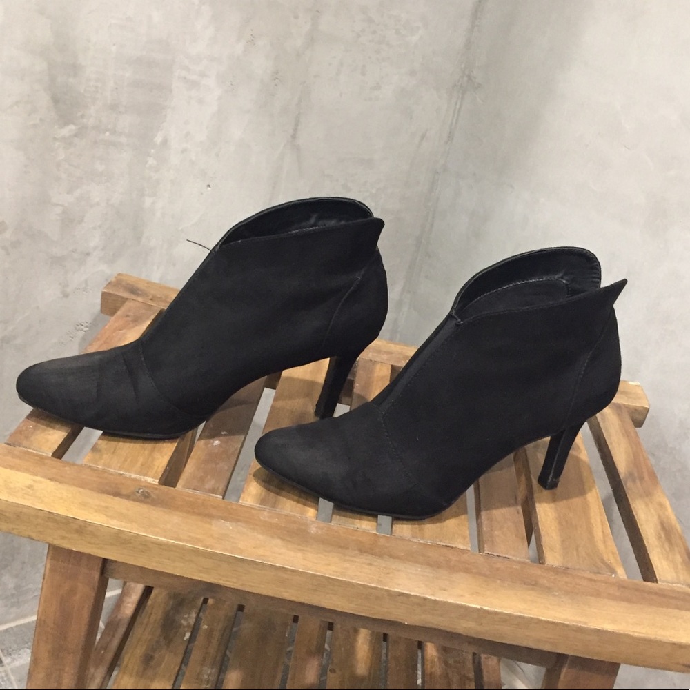 Black Suede Ankle Heels Boots Booties 8.5