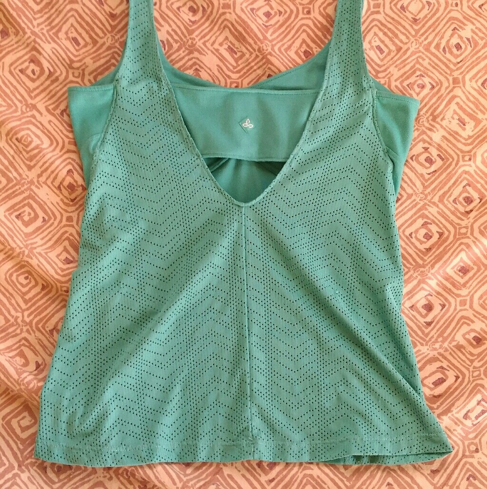 Beautiful turquoise blue prAna yoga tank top