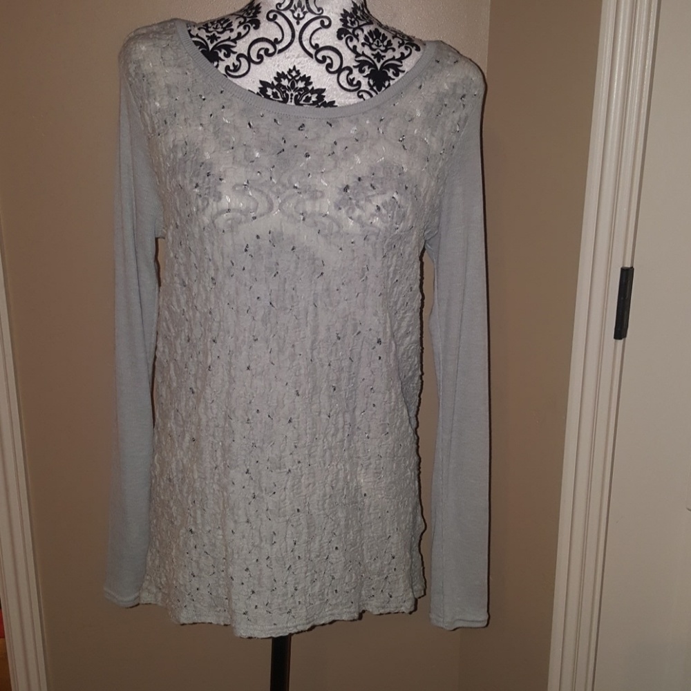 Long sleeve gray soft shirt