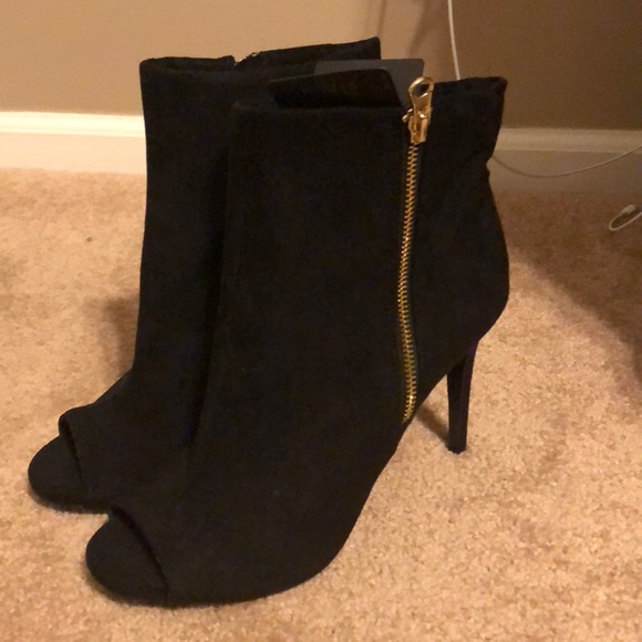 Open-toe EXPRESS Booties - Picture 1 of 7