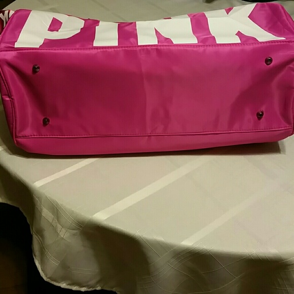 NWT PINK Duffle Bag - Picture 2 of 3