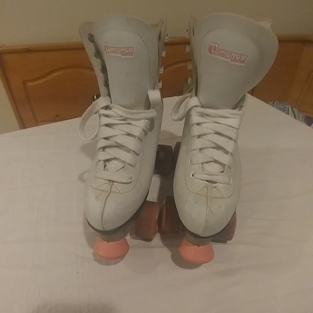 Women's skates