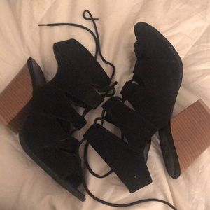 🌟make offer 🌟Lace up suede booties