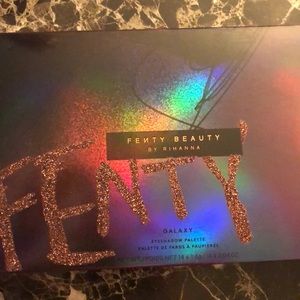 FENTY BEAUTY by Rihanna Galaxy Eyeshadow Palette