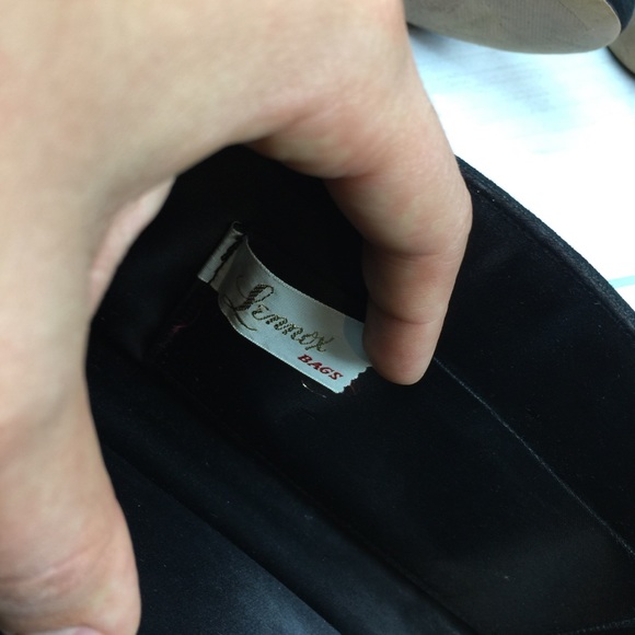 RARE Vintage black handbag with mirror and comb - Picture 6 of 8