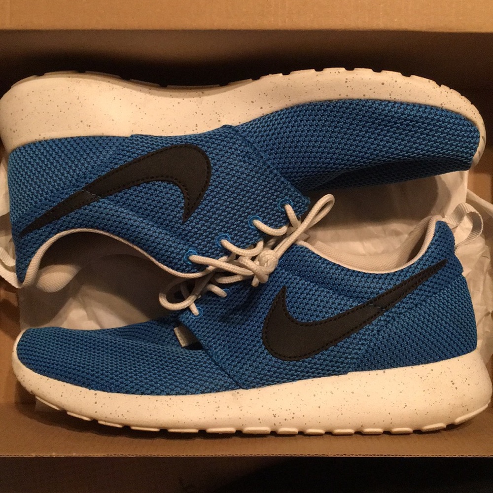 Nike roshe (GS) 6.5y