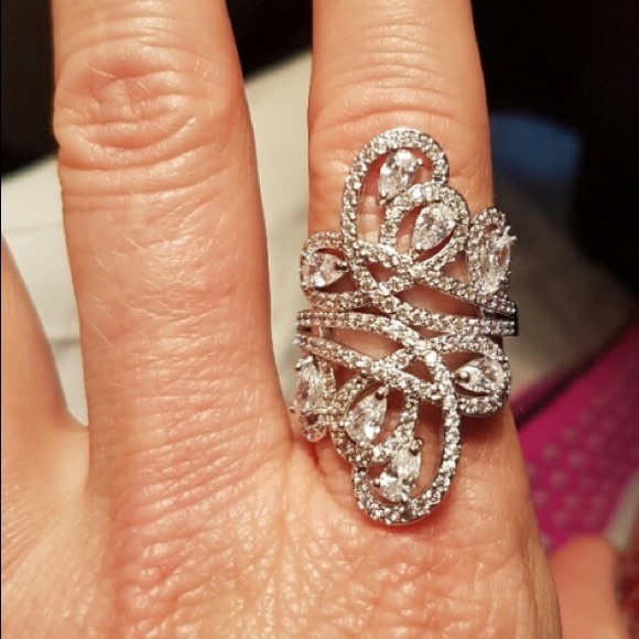 🆕 Sterling Silver cz cocktail ring. - Picture 3 of 3