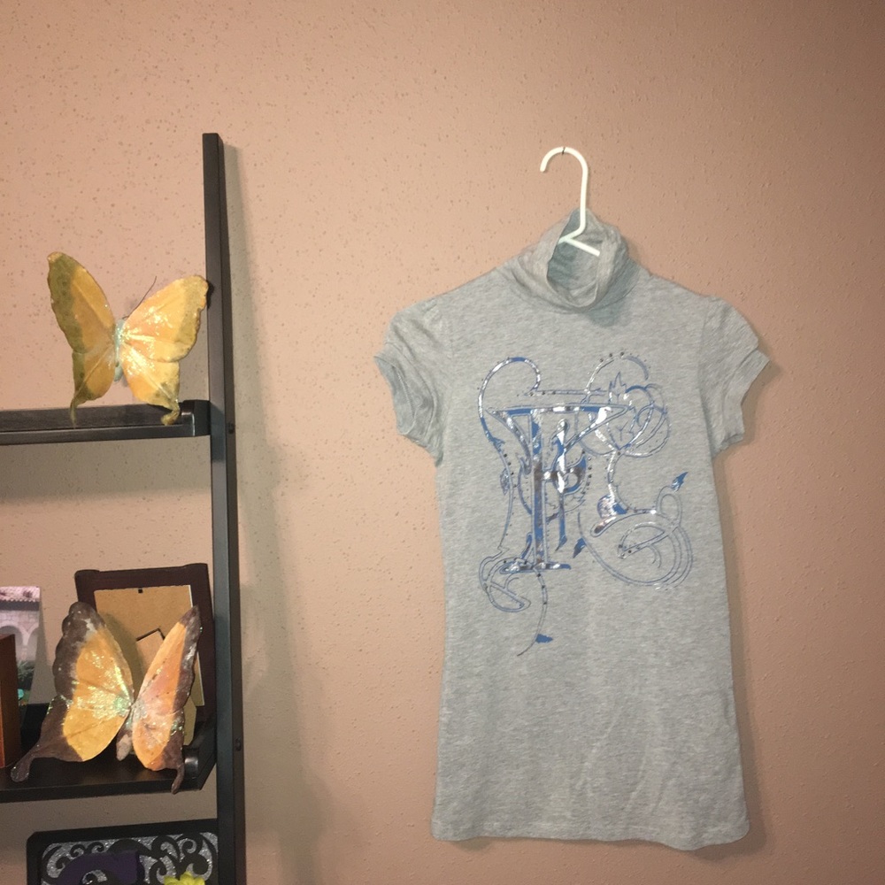 Short sleeve mock neck gray top size small