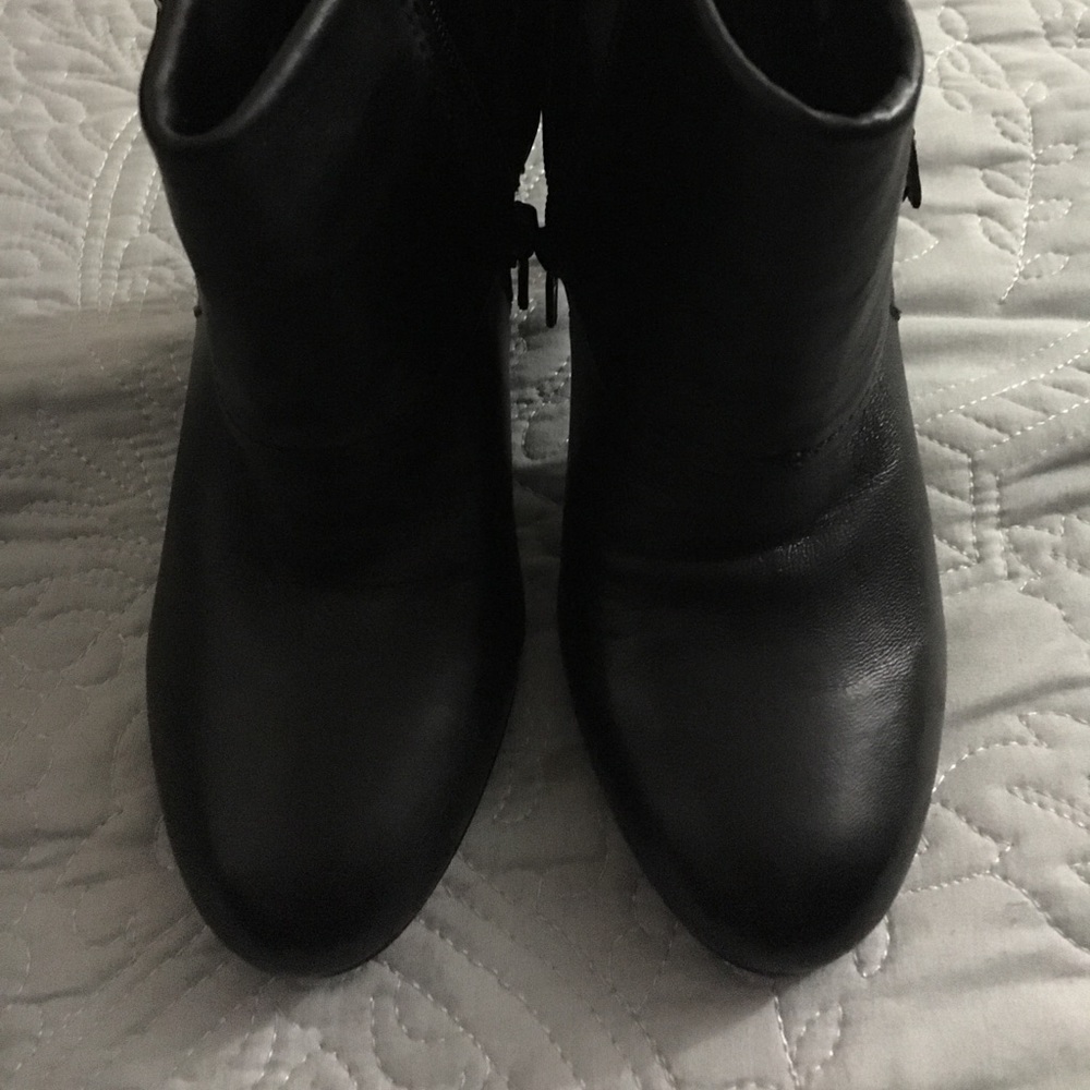 Heels - Picture 2 of 3