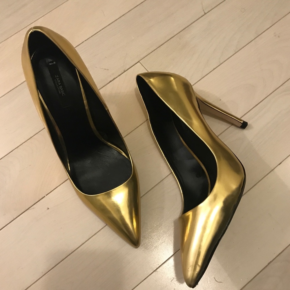 Metallic Gold Pumps